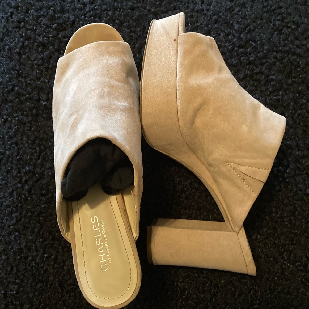 BUY NOW!!!!~Fabulous platform mules!!!